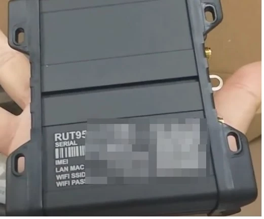 RUT950 Unboxing